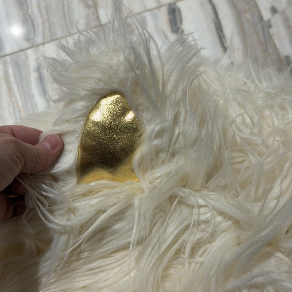 Cream faux lamb fir gold unicorn horn and ears like new bean bag large 40x40” - Picture 3 of 8